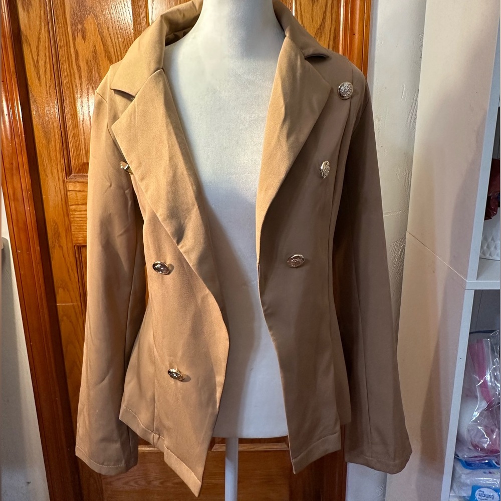 CBR brand brown blazer size Large, runs small